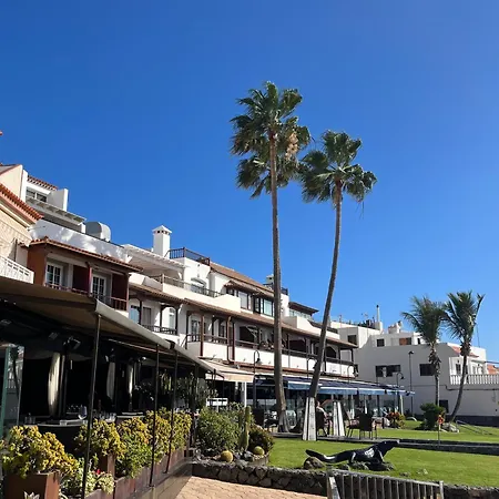 Playa Del Duque-amazing Views 2 Bedroom 阿德耶