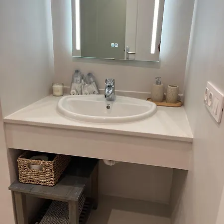 아파트 Playa Del Duque-amazing Views 2 Bedroom 아데제