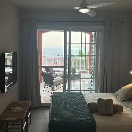 아파트 Playa Del Duque-amazing Views 2 Bedroom 아데제
