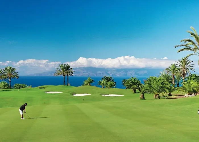 Playa Del Duque-amazing Views 2 Bedroom 阿德耶