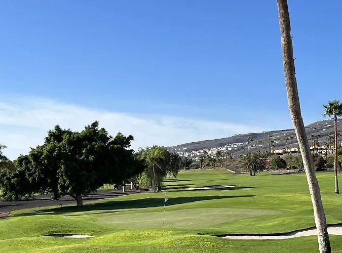 Playa Del Duque-amazing Views 2 Bedroom 阿德耶