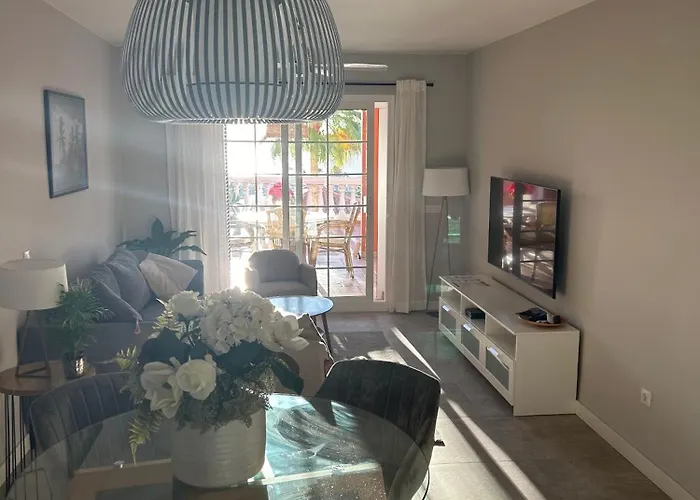 Playa Del Duque-amazing Views 2 Bedroom 阿德耶