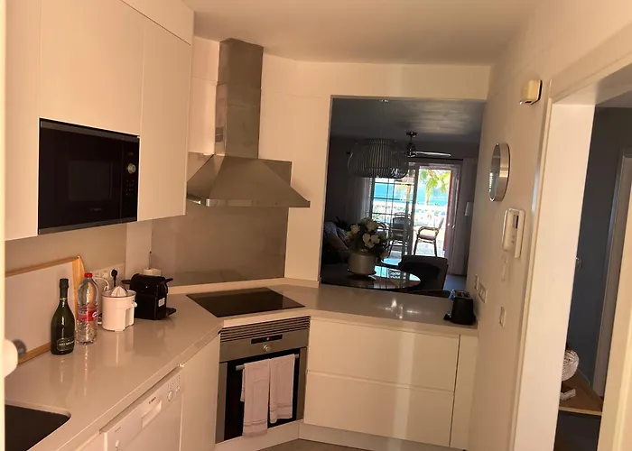 Playa Del Duque-amazing Views 2 Bedroom 公寓 *