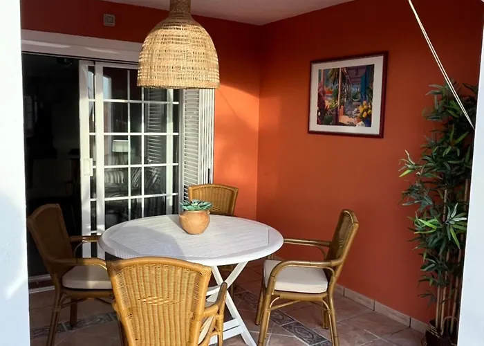 Playa Del Duque-amazing Views 2 Bedroom 公寓 *