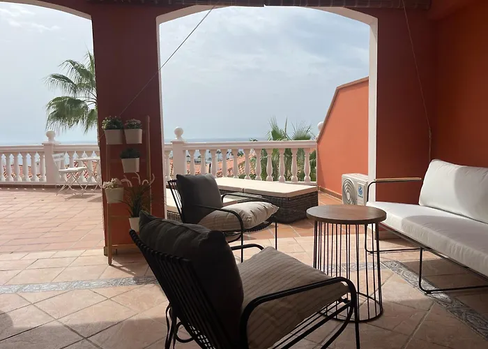 Playa Del Duque-amazing Views 2 Bedroom 公寓 *